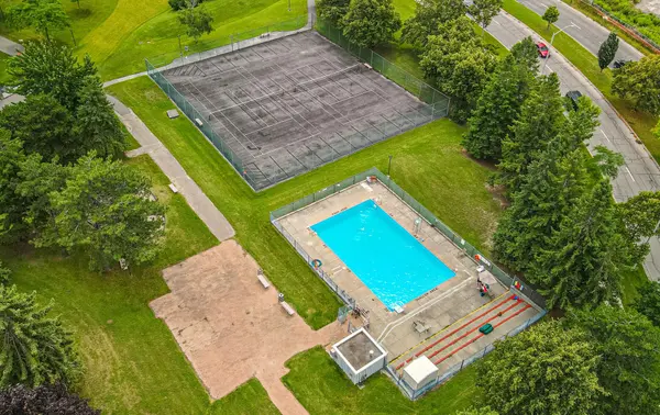 66 Falby CT #406, Ajax, ON L1S 3L2