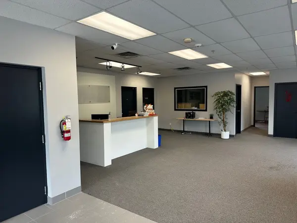 242 Earl Stewart DR #Gr Flr, Aurora, ON L4G 6V8