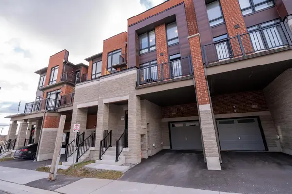 12 Griffith ST, Aurora, ON L4G 7B6