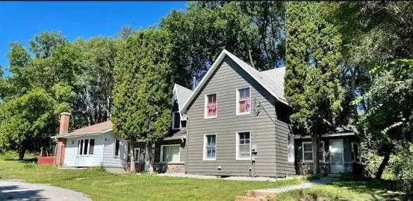 754 The Queensway N/A S #Upper, Georgina, ON L4P 4C9