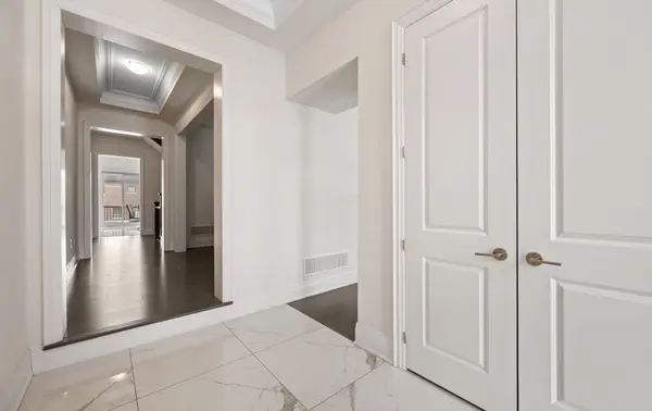 160 Wainfleet CRES, Vaughan, ON L3L 0E6