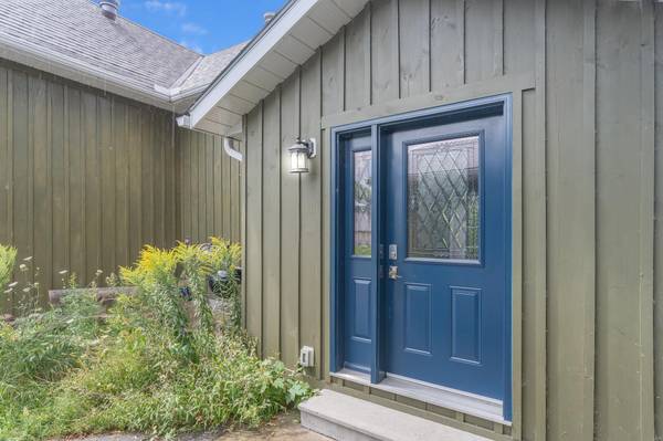 139 Veterans LN, Tay, ON L0K 2A0