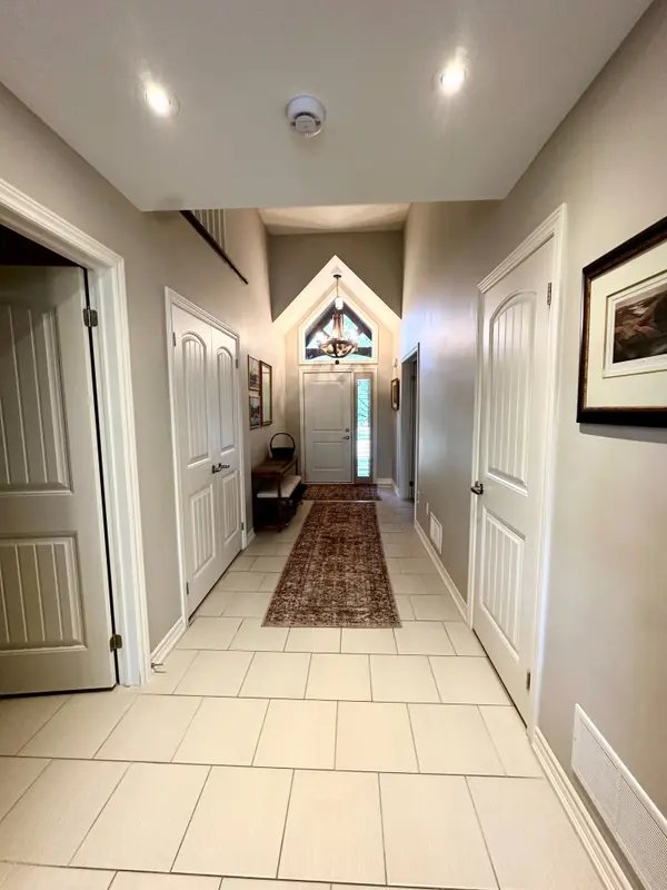 8 Robbie WAY, Collingwood, ON L9Y 0X5