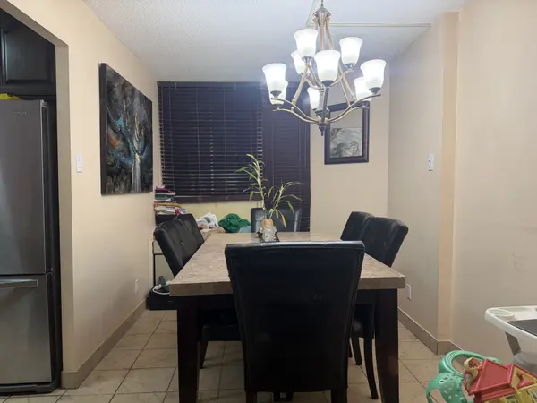 41 Markbrook LN #1408, Toronto W10, ON M9V 5E6