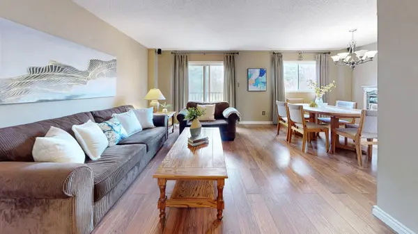 4300 Beacon LN, Mississauga, ON L5C 3V9