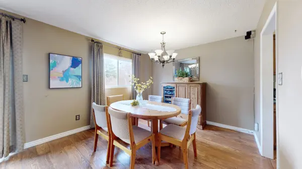 4300 Beacon LN, Mississauga, ON L5C 3V9