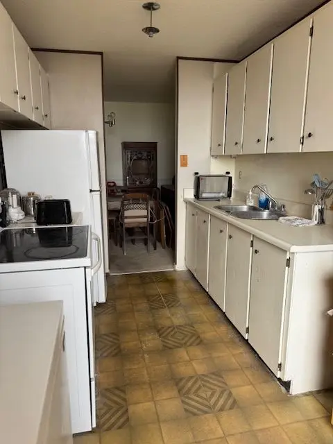 21 Knightsbridge RD #805, Brampton, ON L6T 3Y1