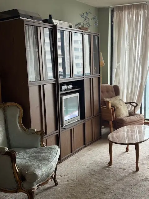 21 Knightsbridge RD #805, Brampton, ON L6T 3Y1