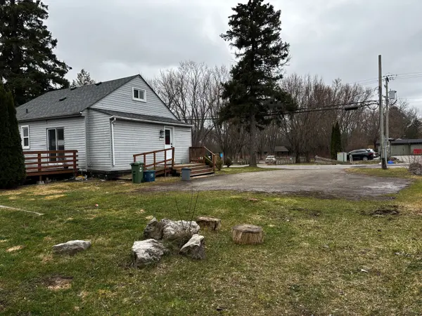 1464 Centre RD, Hamilton, ON L8N 2Z7