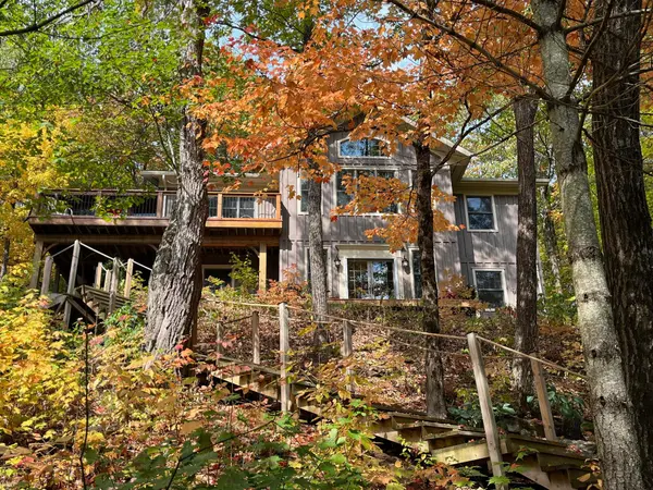 1031 Rotunda DR, Highlands East, ON K0M 1R0