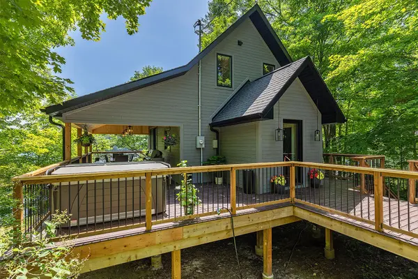 1005 MacDonald LN, Frontenac, ON K0H 2L0