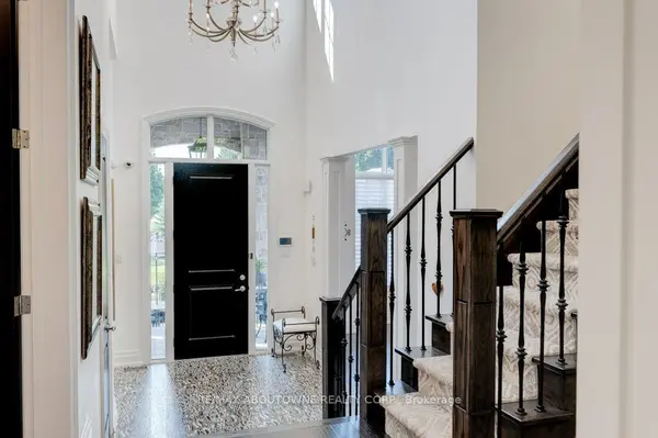 47 Legacy LN, Hamilton, ON L9G 0G2