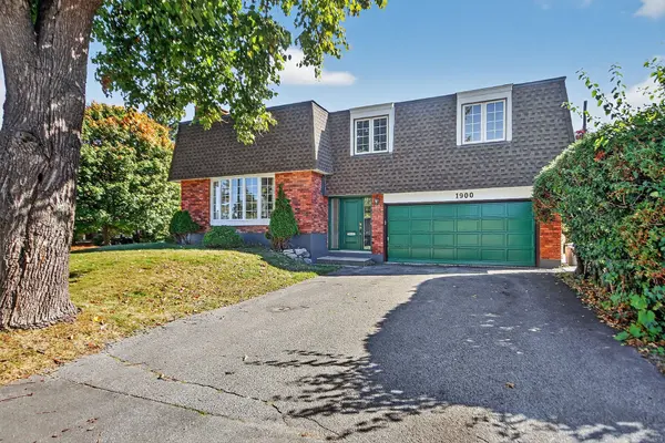 1900 Southampton CT, Belair Park - Copeland Park And Area, ON K2C 0W3