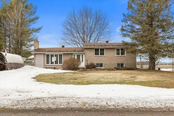 59 Seguinbourg ST, The Nation, ON K0A 1M0