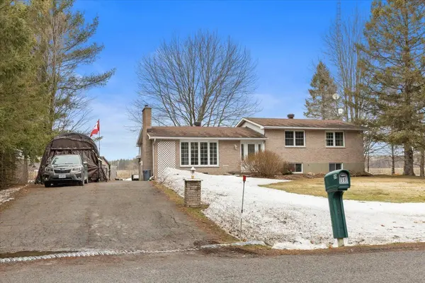 59 Seguinbourg ST, The Nation, ON K0A 1M0