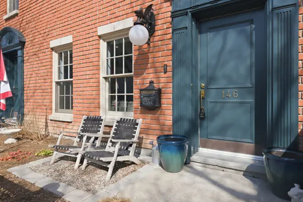 146 Hibernia ST #102, Cobourg, ON K9A 3J8