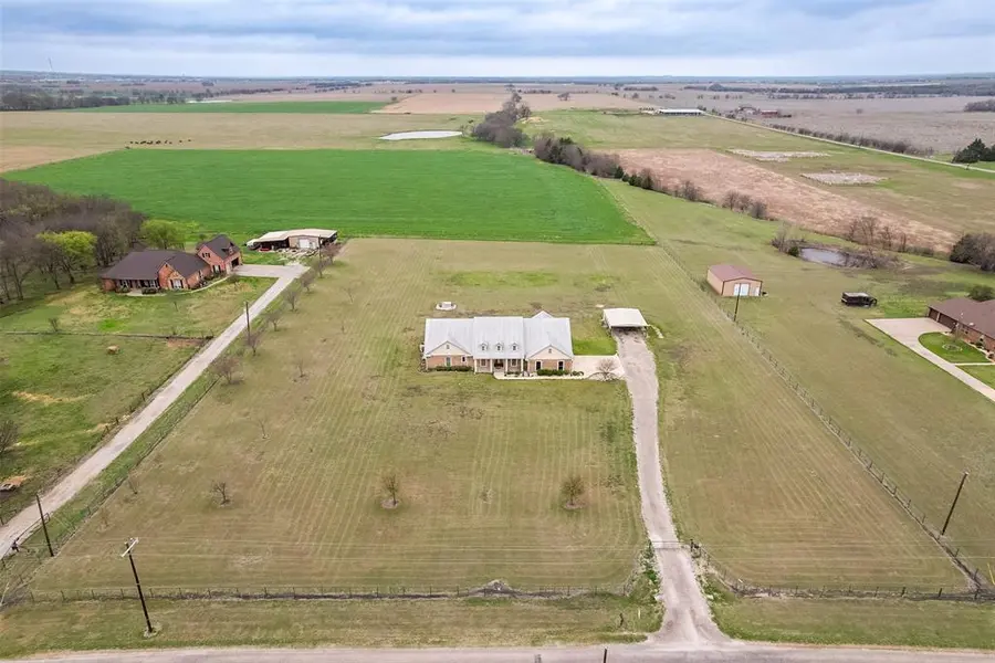 1066 West Road, Waxahachie, TX 75165