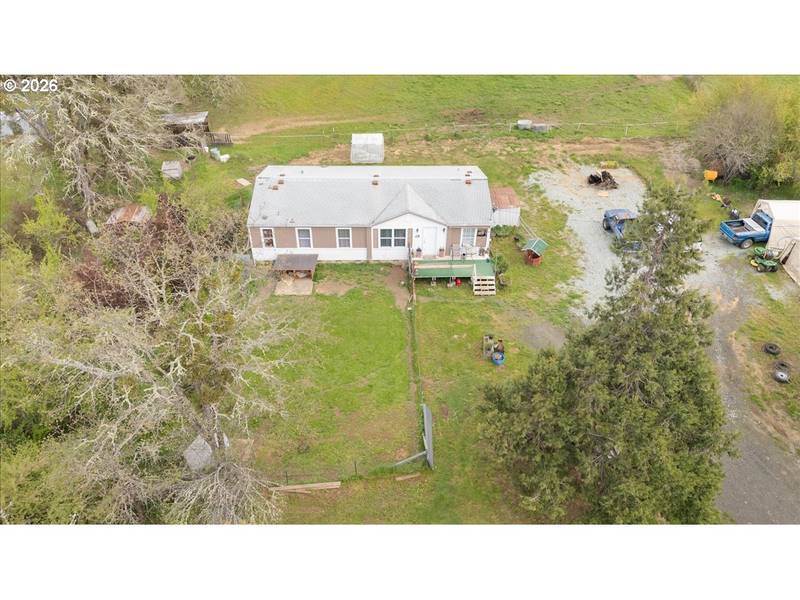 11304 TILLER TRAIL HWY, Days Creek, OR 97429