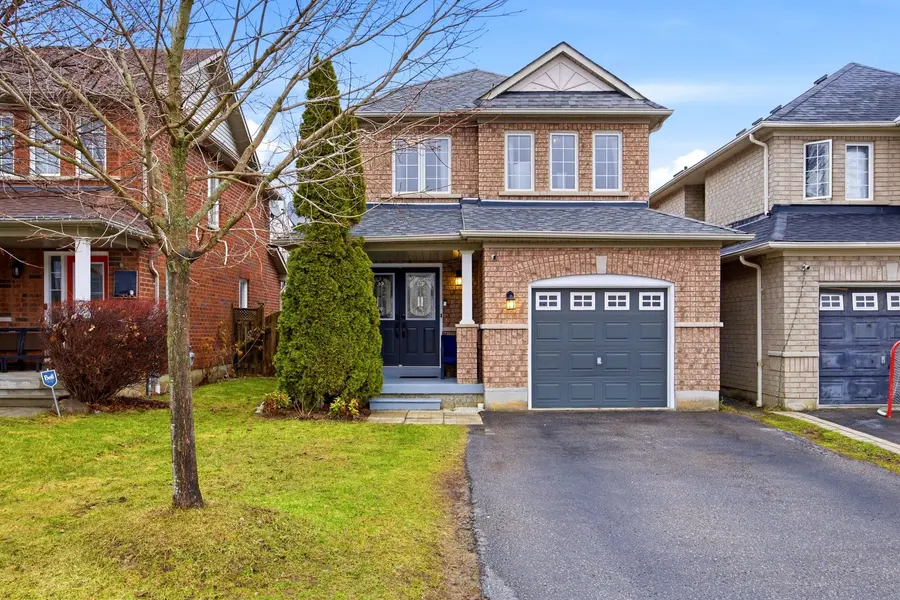 36 Rampart CRES, Whitby, ON L1P 1T6