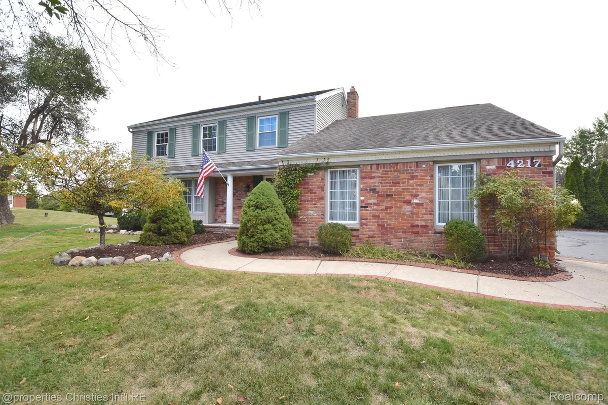 4217 COVERED BRIDGE RD, Bloomfield Charter Township, MI 48302