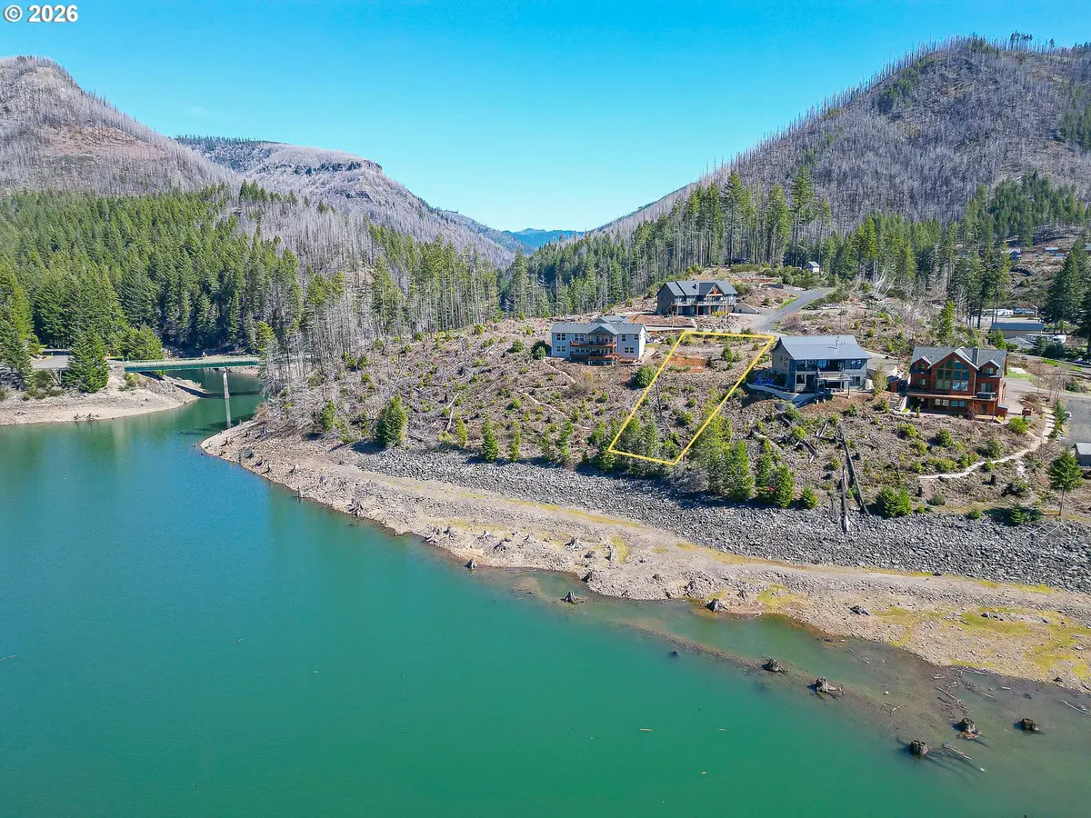 120 N LAKECREST DR, Detroit, OR 97342