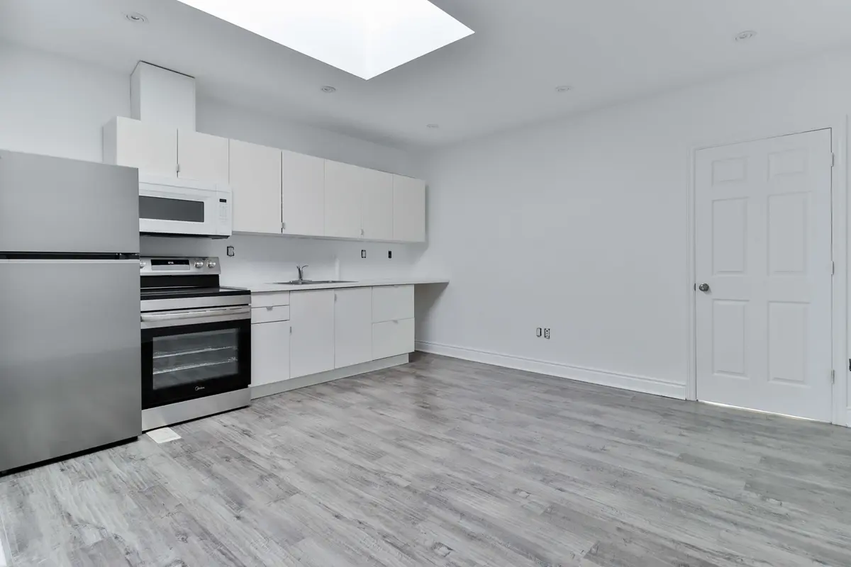 1364 St Clair AVE #202, Toronto W03, ON M6E 1C4