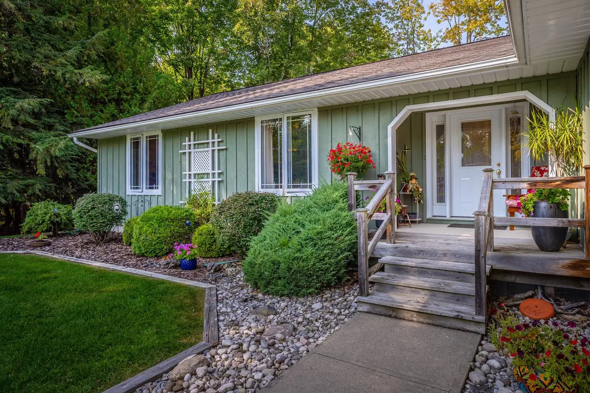 27 Gremik CRES, South Bruce Peninsula, ON N0H 2G0