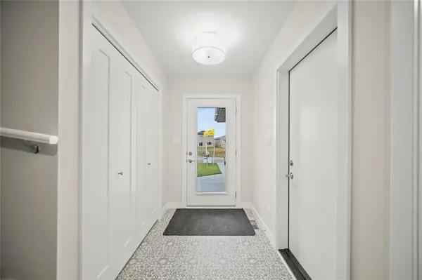 51 Gullane ST, Niverville, MB R0A 0A1