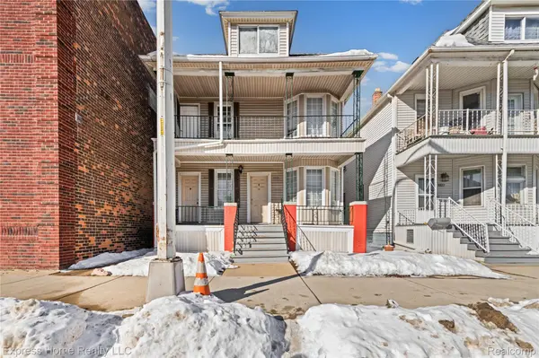 3321 Holbrook ST, Hamtramck, MI 48212