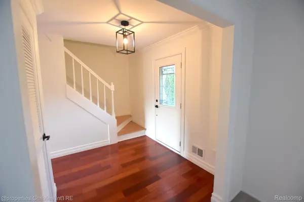 4217 COVERED BRIDGE RD, Bloomfield Charter Township, MI 48302