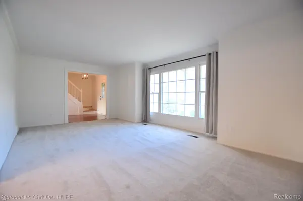 4217 COVERED BRIDGE RD, Bloomfield Charter Township, MI 48302