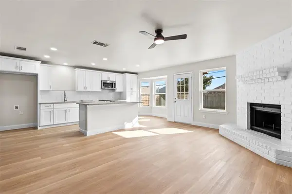 6524 Kary Lynn Drive S,  Watauga,  TX 76148