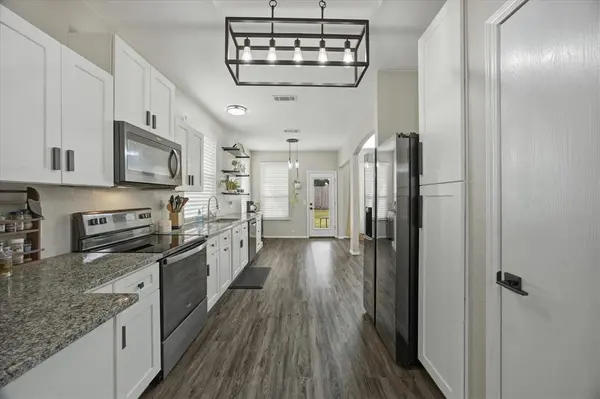 322 Sweet Leaf Lane, Lake Dallas, TX 75065