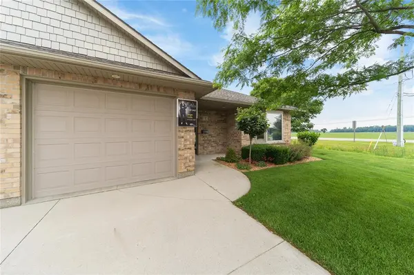 5969 TOWNSEND Line #1, Lambton Shores, ON N0N 1J0