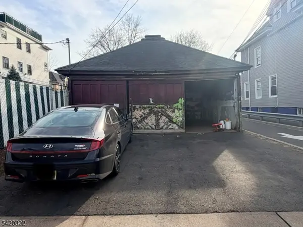 163 Livingston Ave, New Brunswick City, NJ 08901