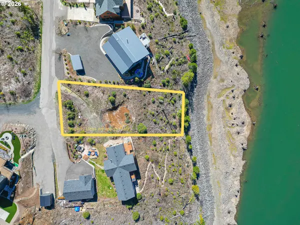 120 N LAKECREST DR, Detroit, OR 97342