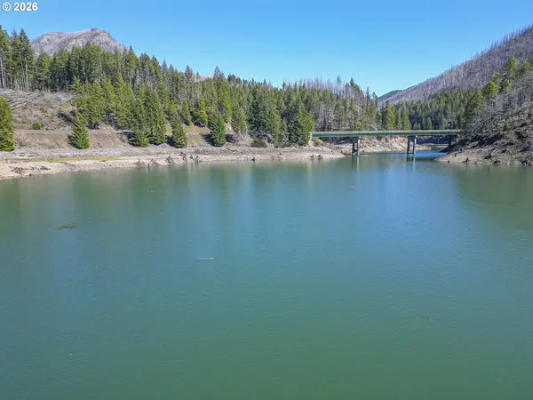 120 N LAKECREST DR, Detroit, OR 97342