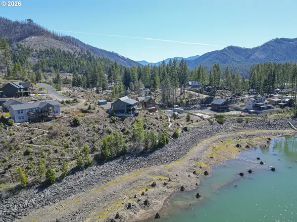 120 N LAKECREST DR, Detroit, OR 97342