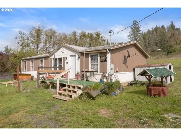 11304 TILLER TRAIL HWY, Days Creek, OR 97429