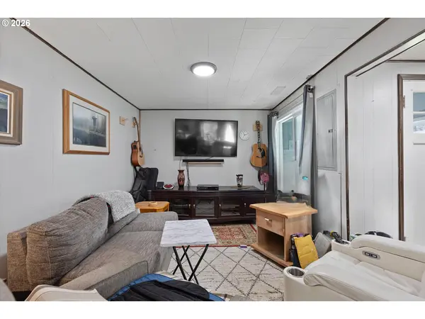 4095 CRYSTAL CREEK LOOP, Eddyville, OR 97343