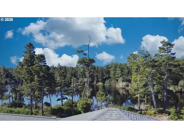 88084 LAKE POINT DR, Florence, OR 97439