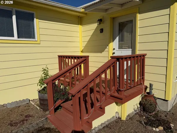 400 N MILL ST #48, Creswell, OR 97426