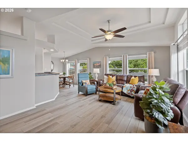 743 SE Winchell DR, Depoe Bay, OR 97341