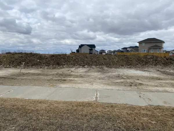 3712 Marler Drive, Camrose, AB T4V 5E4