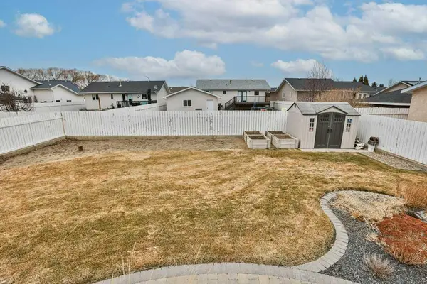 4615 60 AVE, Taber, AB T1G 1H9