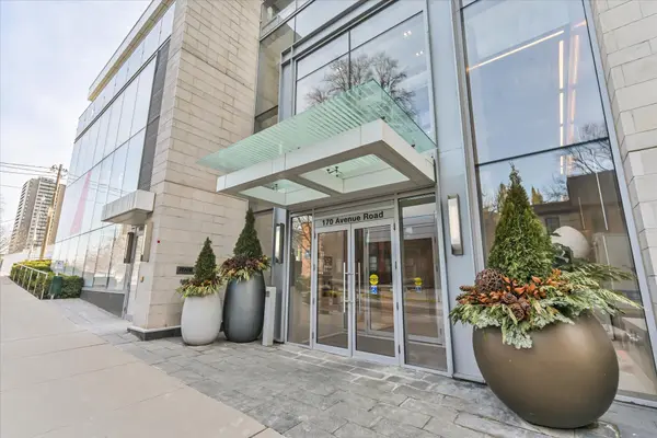 170 Avenue RD #703, Toronto C02, ON M5R 0A4
