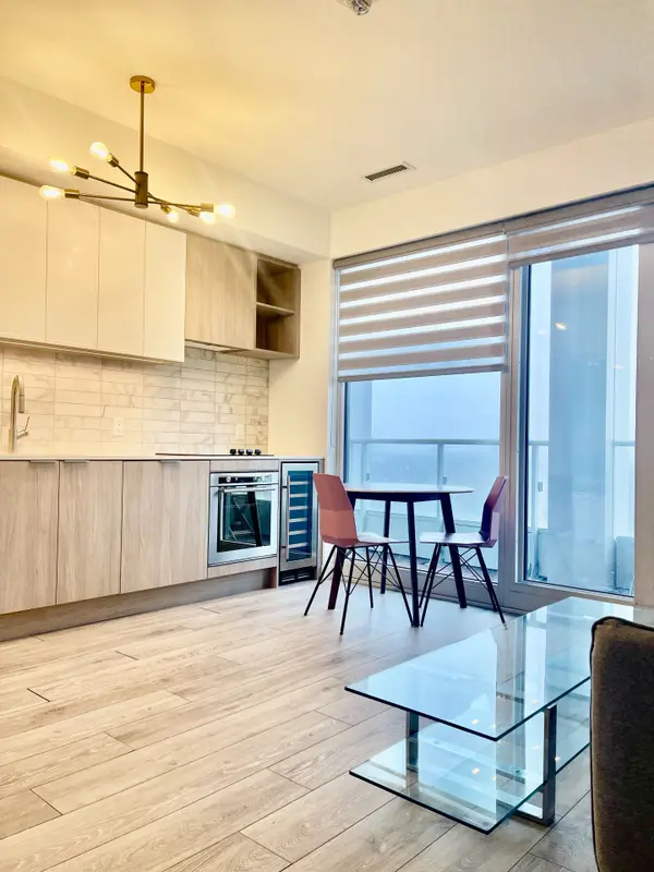 2020 Bathurst ST #1612, Toronto C03, ON M5P 0A6