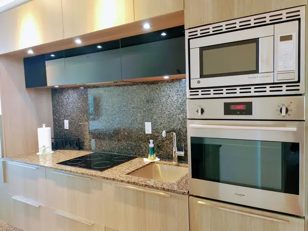 88 Blue Jays WAY #2010, Toronto C01, ON M5V 0L7