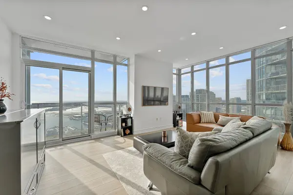 15 Iceboat TER #4010, Toronto C01, ON M5V 4A5