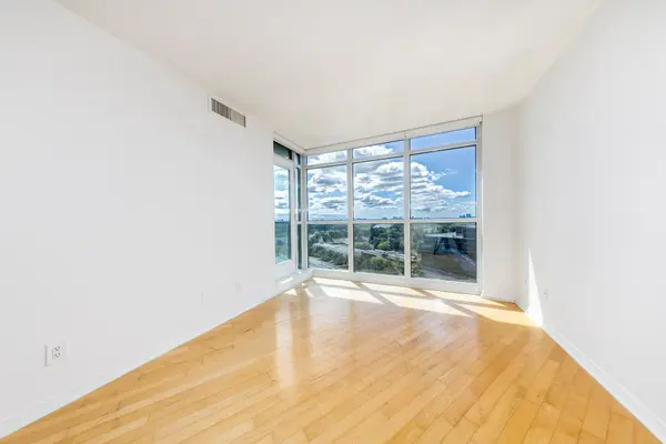 28 Harrison Garden BLVD #1605, Toronto C14, ON M2N 7B5